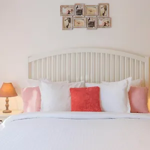 https://studio-t-redbed-self-catering-apartments.bucharesthotelsnow.com